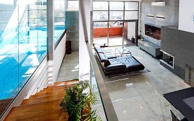 Młyńska 8 Apartament z prywatnym basenem